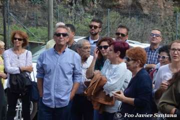 Emotivo acto de descubrimiento de la placa del pasaje que recuerda al periodista Adolfo Santana en Cernícalos (Foto TA)